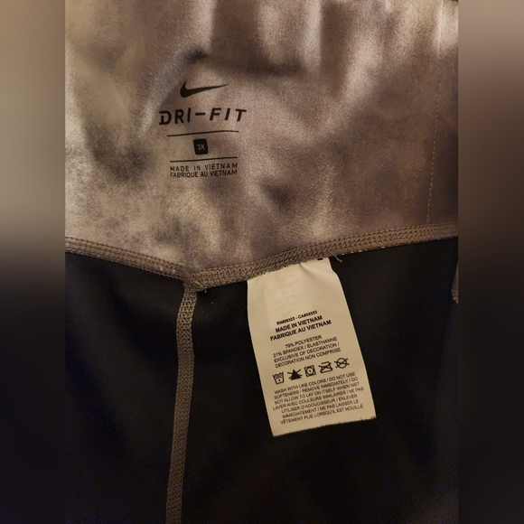 Nike , 3x , grey crop tights - Picture 2 of 4